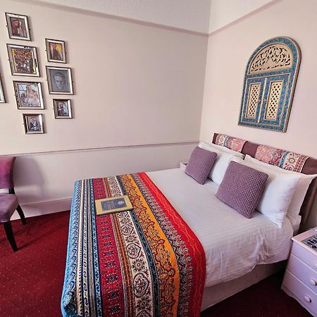 The Lawrence Of Arabia Hotel Weymouth Room photo